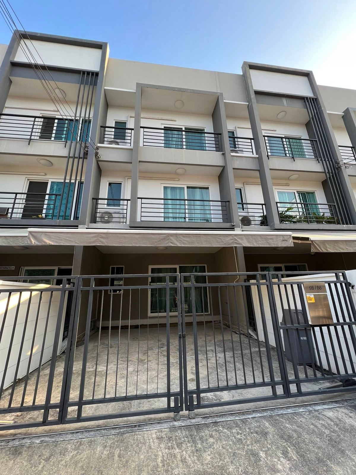ให้เช่าทาวน์โฮมลาดกระบัง สุวรรณภูมิ : S04-0100 Townhome for Rent: Baan Klang Muang Suan Luang