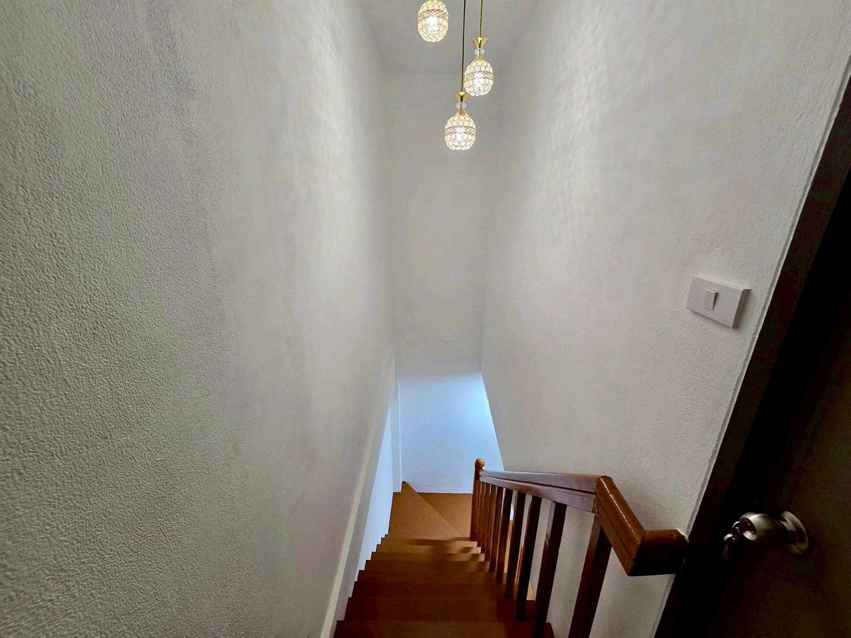 For SaleTownhomeNawamin, Ramindra : 2-story townhouse for sale, Phanason Village 1, along Khlong Song 4, Liap Khlong Song Market. Wat Phraya Suren Fashion Island, Safari World, Ramindra, Jazz, Khubon, Makro, Lotus, Panya Indra, Bang Chan Temple, Bang Chan School, Synphaet Hospital, Nopparat