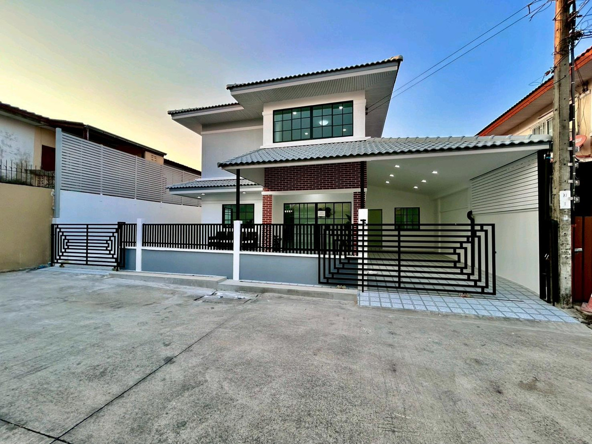 For SaleHouseNawamin, Ramindra : 2-storey detached house, beautifully decorated, ready to move in, location next to the road along Khlong Song. 
Price only 4,990,000 baht