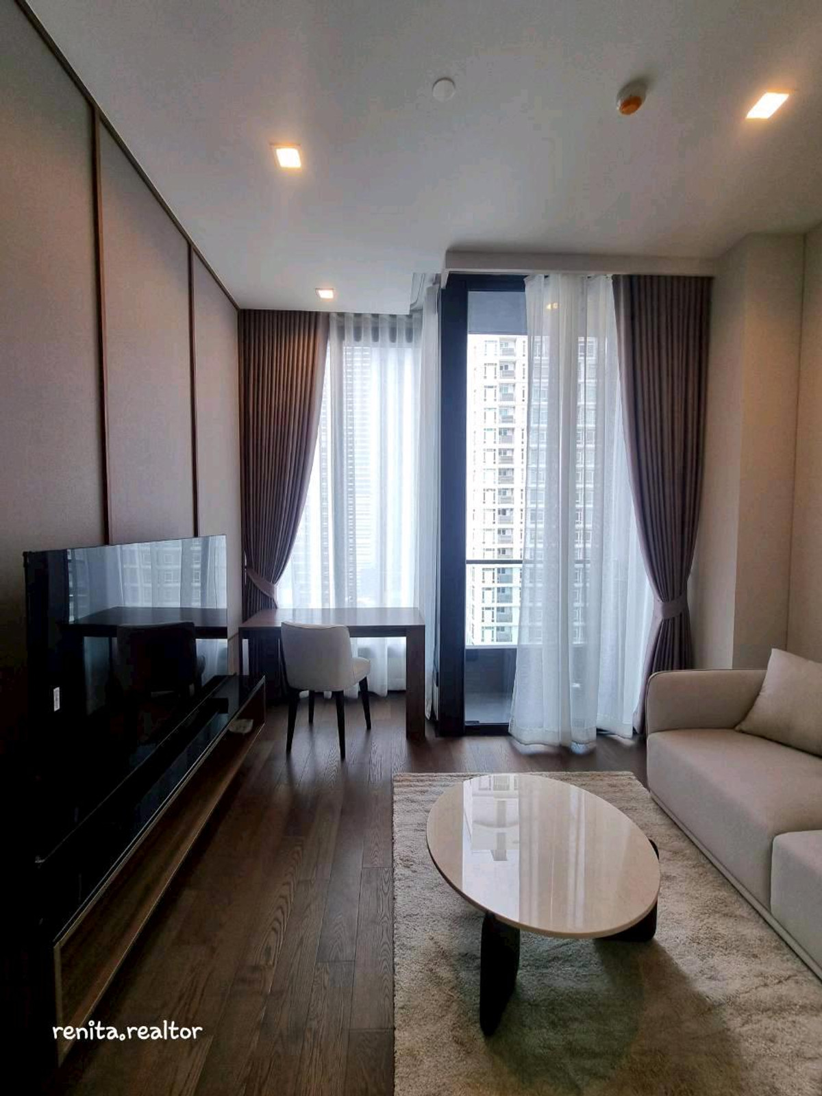 ให้เช่าคอนโดสุขุมวิท อโศก ทองหล่อ : ปล่อยเช่าคอนโดหรู AESTIQ Thonglor – ห้องสวย เลี้ยงสัตว์ได้ (Pet-Friendly) ใจกลางทองหล่อ! 🐾✨48,000 บาท 40 ตรม. 1 นอน