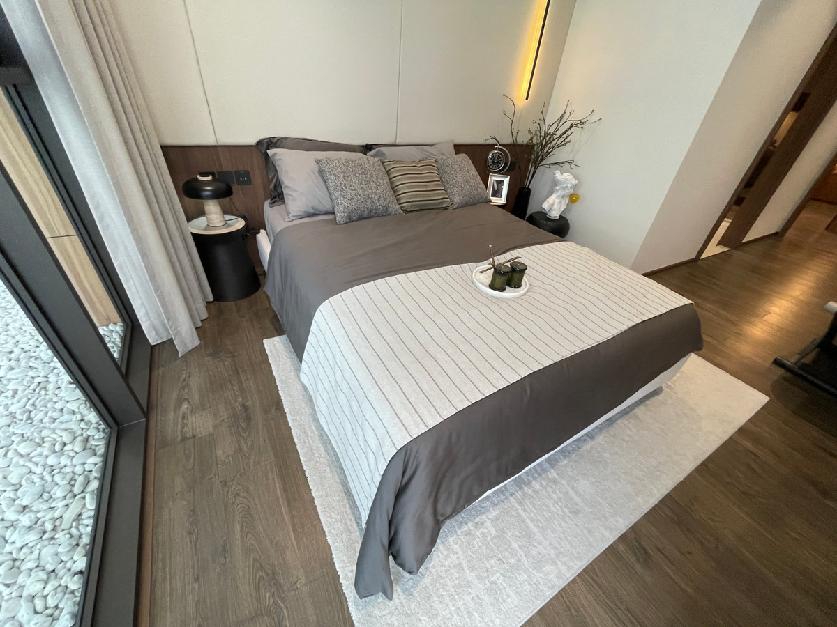 For SaleCondoSilom, Saladaeng, Bangrak : Rare unit for sale 🌳 THE ULTIMATE PARK VIEW | Rare Unit @ROMM CONVENT 🌳2 bedrooms, 2 bathrooms, usable area size 118.15 square meters on the 26th floor that offers a view of the lush Park View in the heart of Bangkok. On the highest potential location, Co