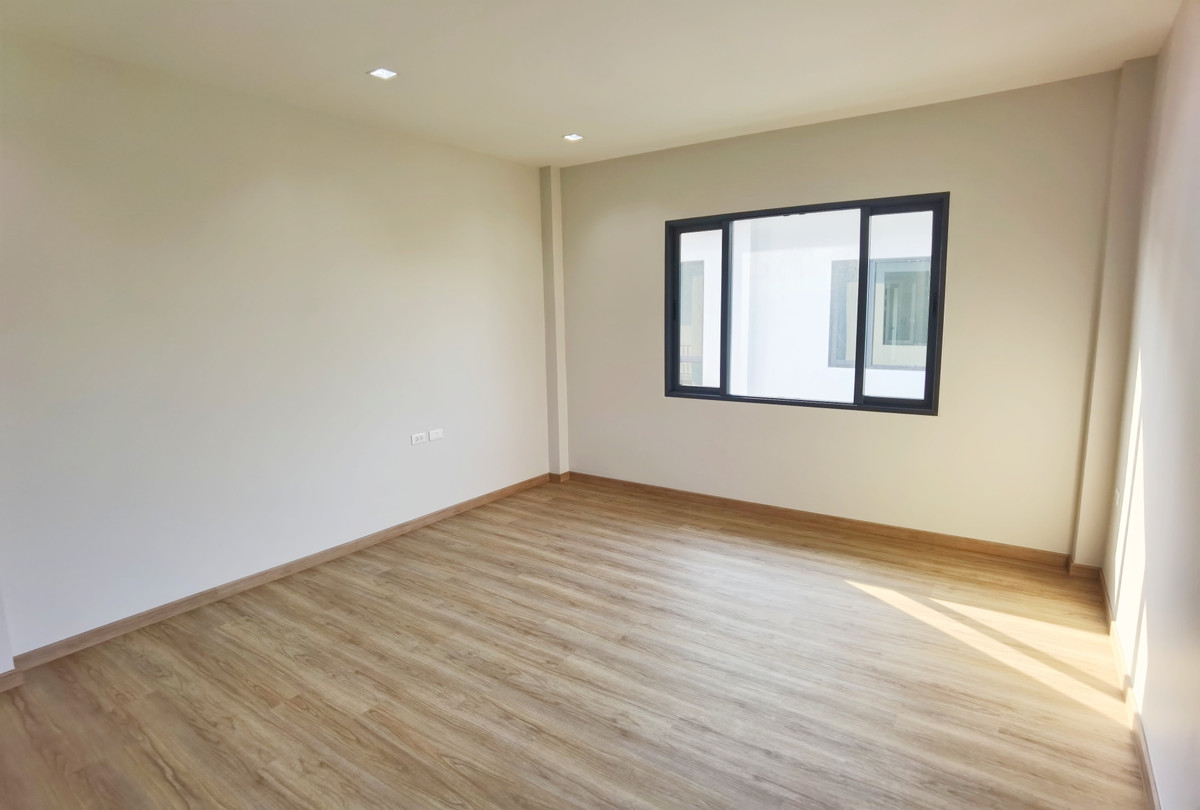 ขายบ้านนนทบุรี บางใหญ่ บางบัวทอง : [ขายขาดทุน 3 ล้าน!] บ้านเดี่ยวหลังใหญ่ ซื่อตรง พรีเมี่ยม บางบัวทอง-340 สภาพมือหนึ่ง 106 ตร.ว. ใกล้เซ็นทรัลเวสต์เกต คุ้มที่สุดในย่าน! 