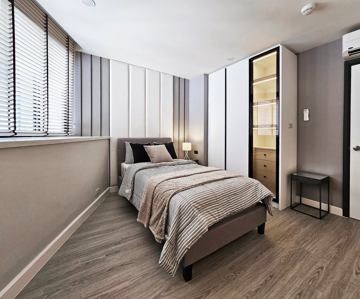 ขายคอนโดสุขุมวิท อโศก ทองหล่อ : SALE The President Park Sukhumvit 24,  Contact 062-496-6454