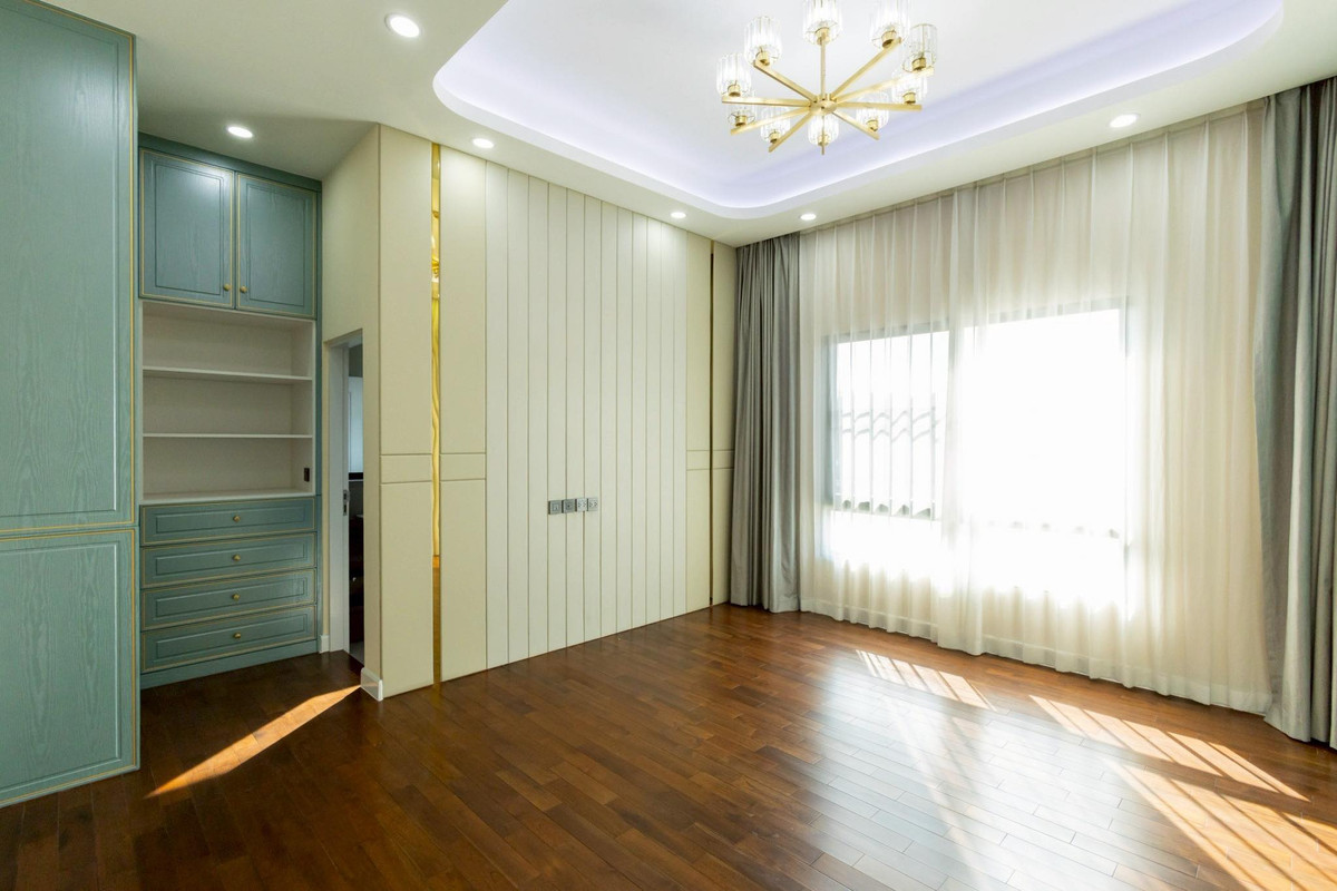 ขายบ้านสมุทรปราการ สำโรง : แกรนด์ บางกอก บูเลอวาร์ด ศรีนครินทร์ / 5 ห้องนอน (ขาย), Grand Bangkok Boulevard Srinakarin / 5 Bedrooms (FOR SALE) FON283