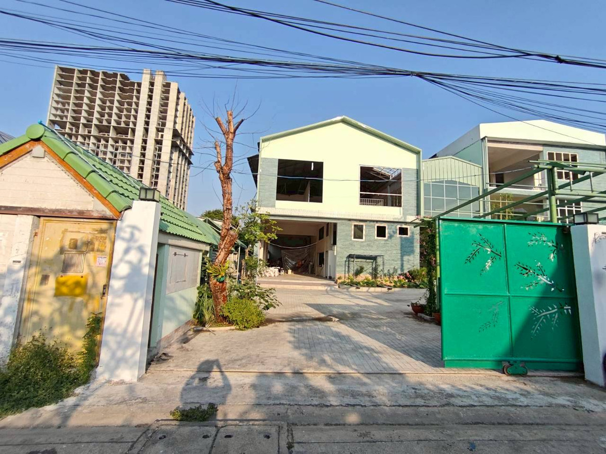 For RentOfficeNonthaburi, Bang Yai, Bangbuathong : Office building for rent, 1 rai 21 sq wah, Rewadee Road, Talat Khwan, Mueang, Nonthaburi.