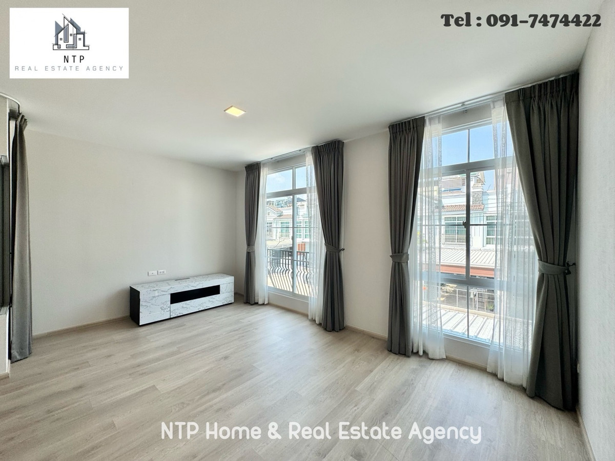 ให้เช่าทาวน์โฮมบางนา แบริ่ง ลาซาล : ให้เช่า| For rent ทาวน์โฮม 2-3 ห้องนอน หลังบ้านต่อเติมห้องเพิ่ม กว้างมาก+ติดแอร์ สามารถเพิ่มเติมเฟอร์นิเจอร์ได้ บ้านทำเลดี ตรงข้าม Mega Bangna หมู่บ้านสุดฮิต📍 Indy บางนา-รามคำแหง2 👍🏻