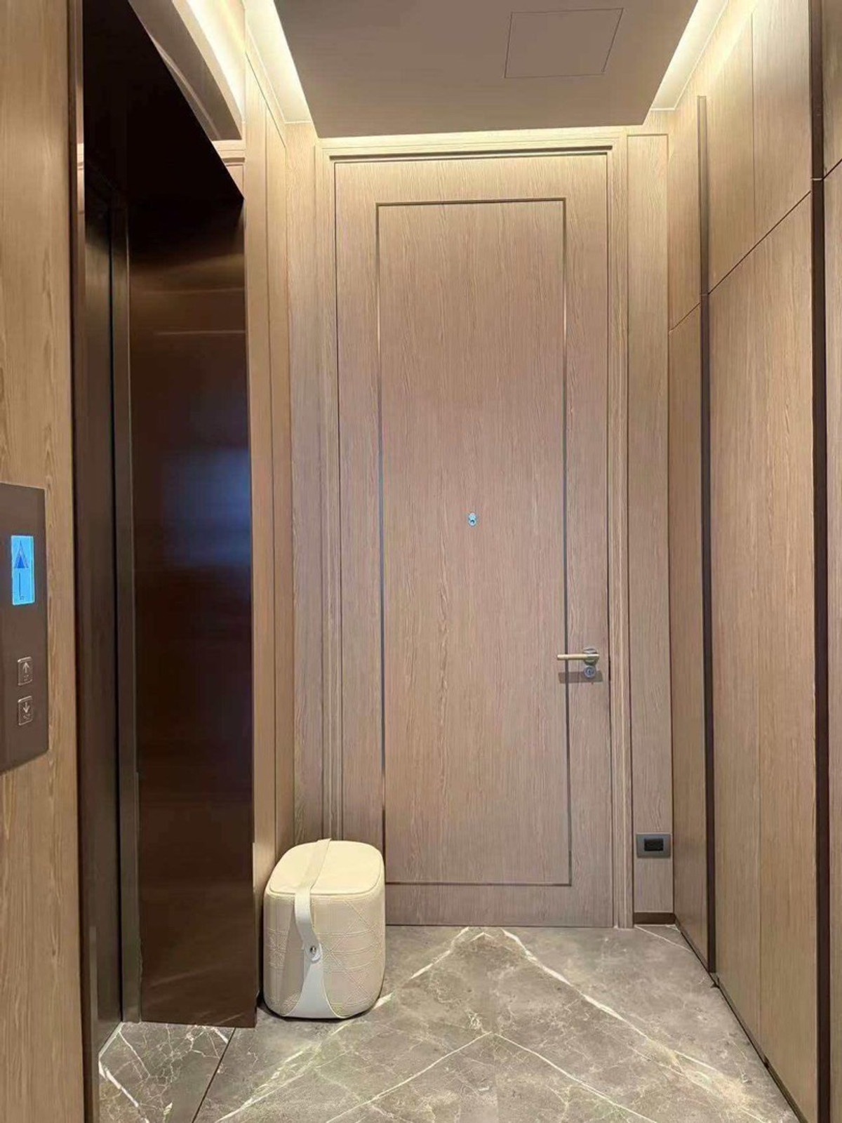 ให้เช่าคอนโดวิทยุ ชิดลม หลังสวน : ✨ SCOPE Langsuan | Luxury Unit for Rent ✨ 1Bed2Bath  85sqm special price 130k Call 0635925888