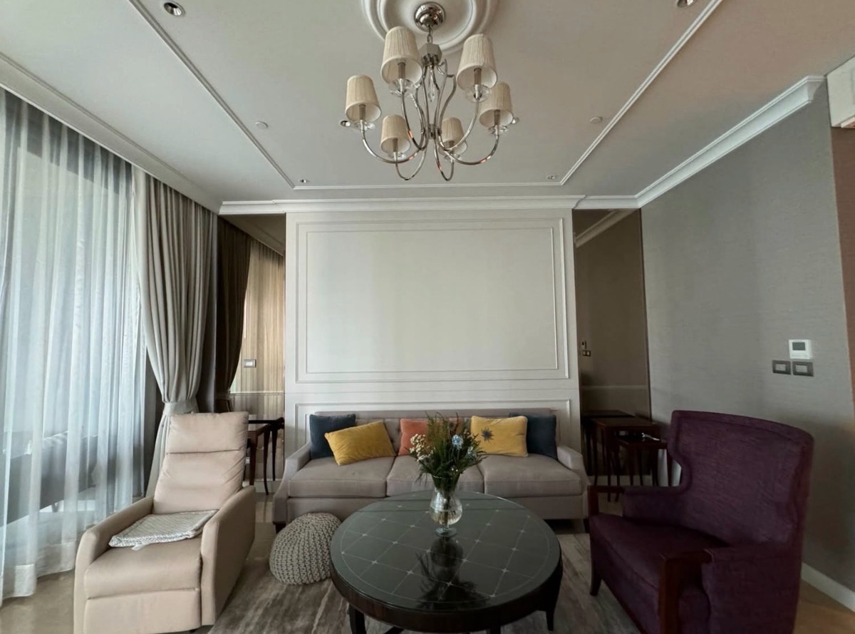 CondoWitthayu, Chidlom, Langsuan, Ploenchit : Sindhorn Residence Langsuan Corner Unit Near Lumphini Park Vacant Unit Ready to Move In Prime CBD Location
