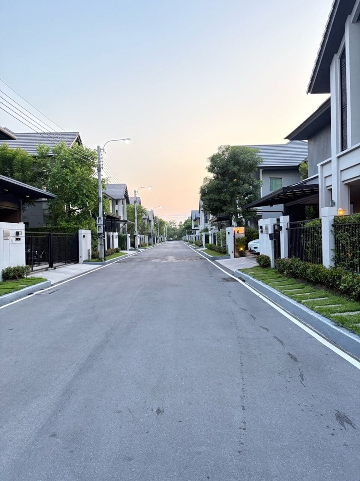 For SaleHouseSeri Thai, Ramkhamhaeng Nida : 📌Bangkok Signature house for sale, Serithai corner plot, special price, much lower than cost.