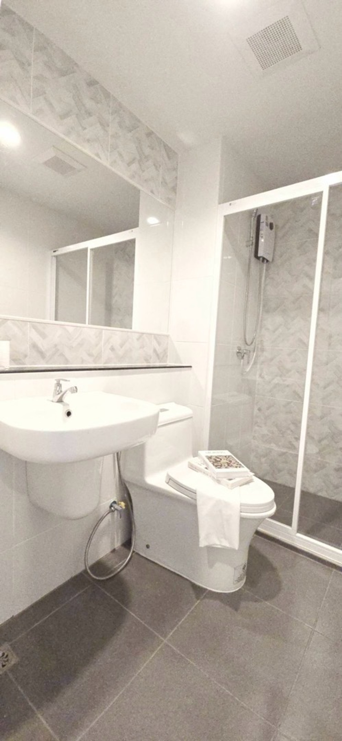 For RentCondoBangna, Bearing, Lasalle : for rent Regenthome Bangna