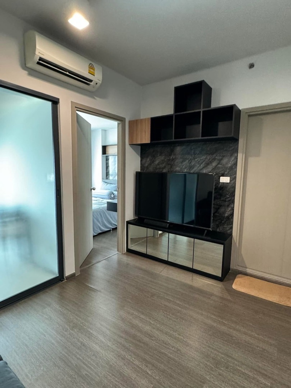 For RentCondoOnnut, Udomsuk : For rent 18,000 Baht IDEO Sukhumvit 93“ 30 meters to BTS Bang Chaktel 095 649 2654