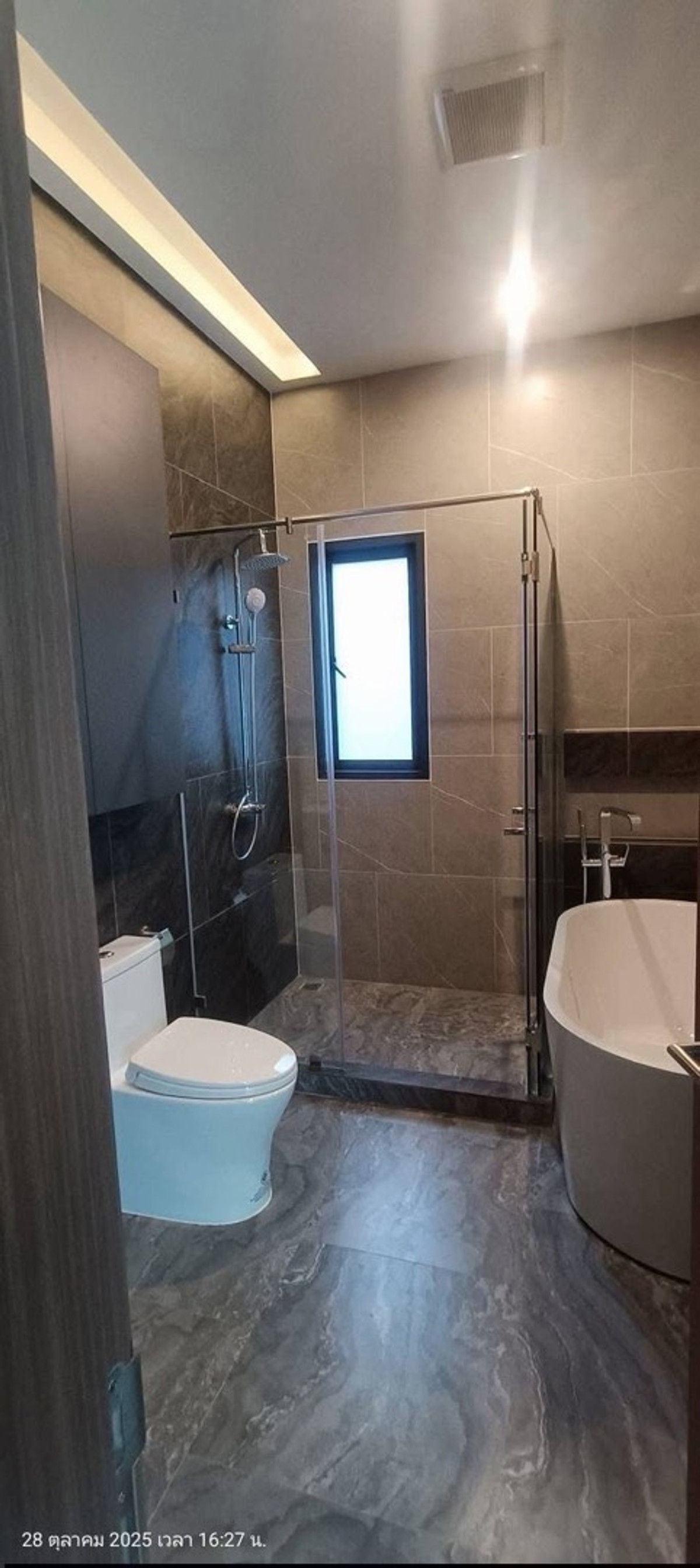 For SaleHousePattaya, Bangsaen, Chonburi : Luxury Pool Villa in Huai Yai Pattaya near Jomtien Beach, Fully Furnished with Private Pool and High Rental Yield 10.5% in EEC Growth Area  
