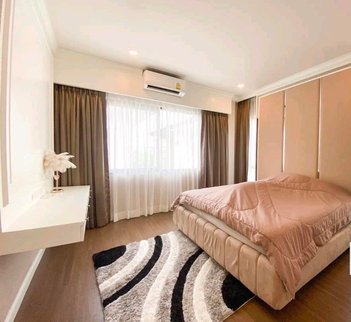 For RentHouseBangna, Bearing, Lasalle : For Rent 4 Bedrooms The City Bangna Km7 Call: 083-966-3665