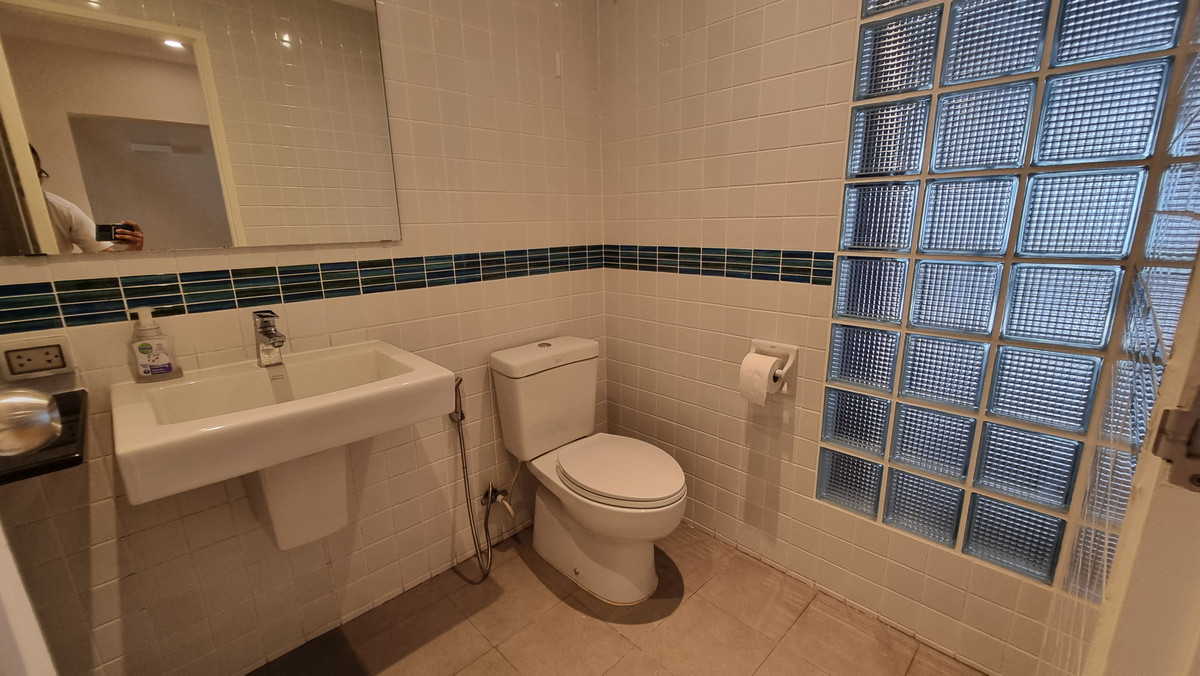 For SaleTownhomeSukhumvit, Asoke, Thonglor : Townhouse for sale, renovated, Thonglor, 4 bedrooms, 3 bathrooms, land size 30 sq m.