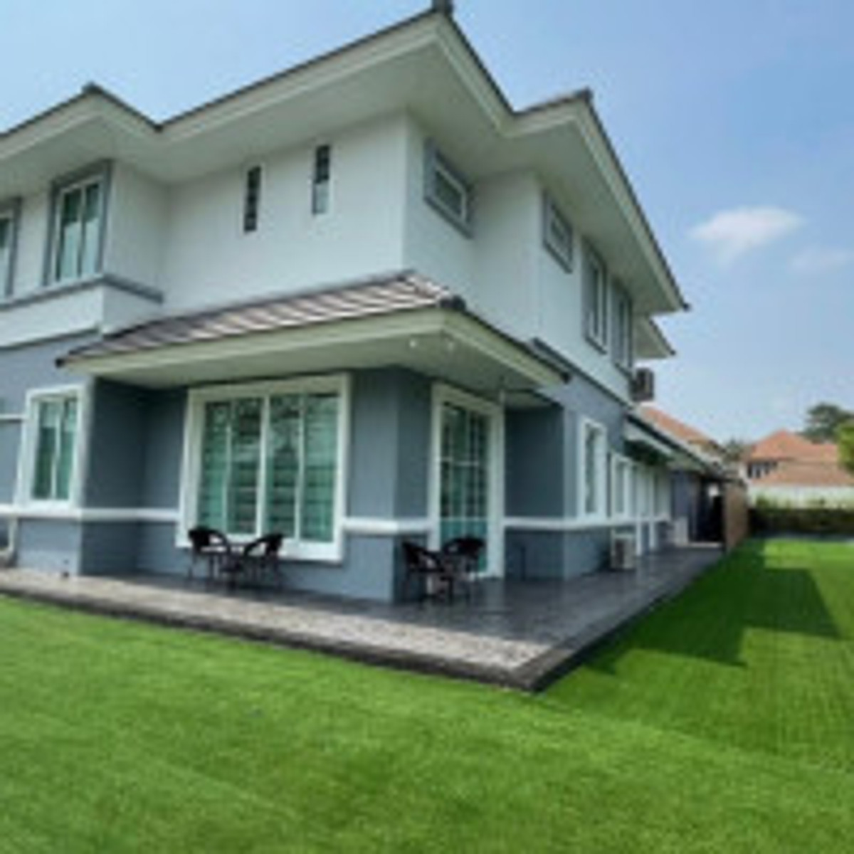 HouseNawamin, Ramindra : Sell/rent luxury mansion Baan Suan Neramit Or Ngoen-Ramintra, full area of ​​1 rai! 5 bedrooms, 5 bathrooms, has a private swimming pool + guest house, 45 million (rent 2 hundred thousand), fully furnished, ready to move in.