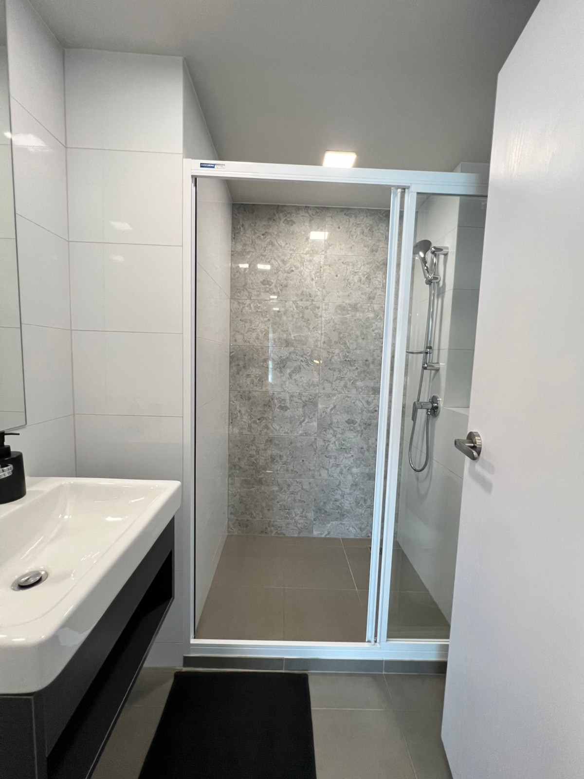 CondoOnnut, Udomsuk : urgent!!!! Reserve 999.- finished! 1 Bedroom room from 2.1 million, special price only 1.79 million baht. If interested in viewing the actual room, contact Khun Kot at 065-7161657.