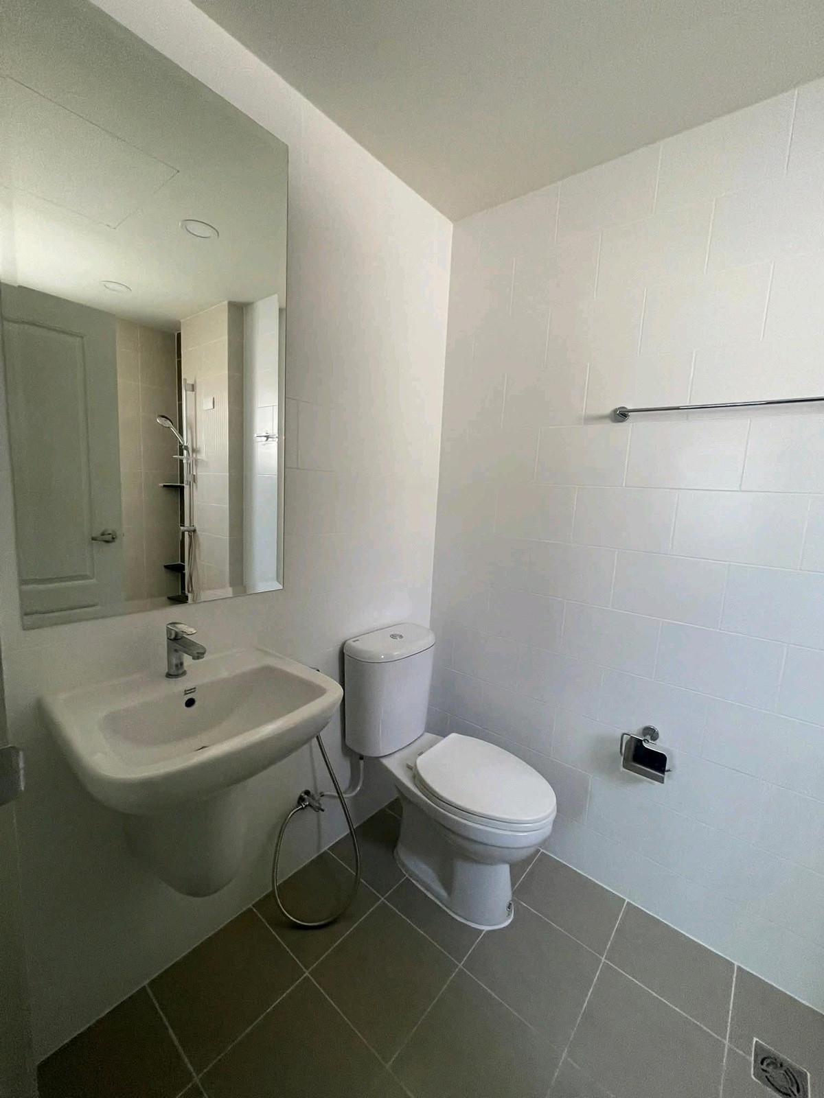 ให้เช่าบ้านปทุมธานี รังสิต ธรรมศาสตร์ : 🏡 "ให้เช่าบ้านเดี่ยว"
 หมู่บ้าน​เซ็นโทร พหล-วิภา2 ทำเลดีมาก ใกล้ ฟิวเจอร์ปาร์ค
🔥  เฟอร์นิเจอร์ครบพร้อมเข้าอยู่ได้เลย
