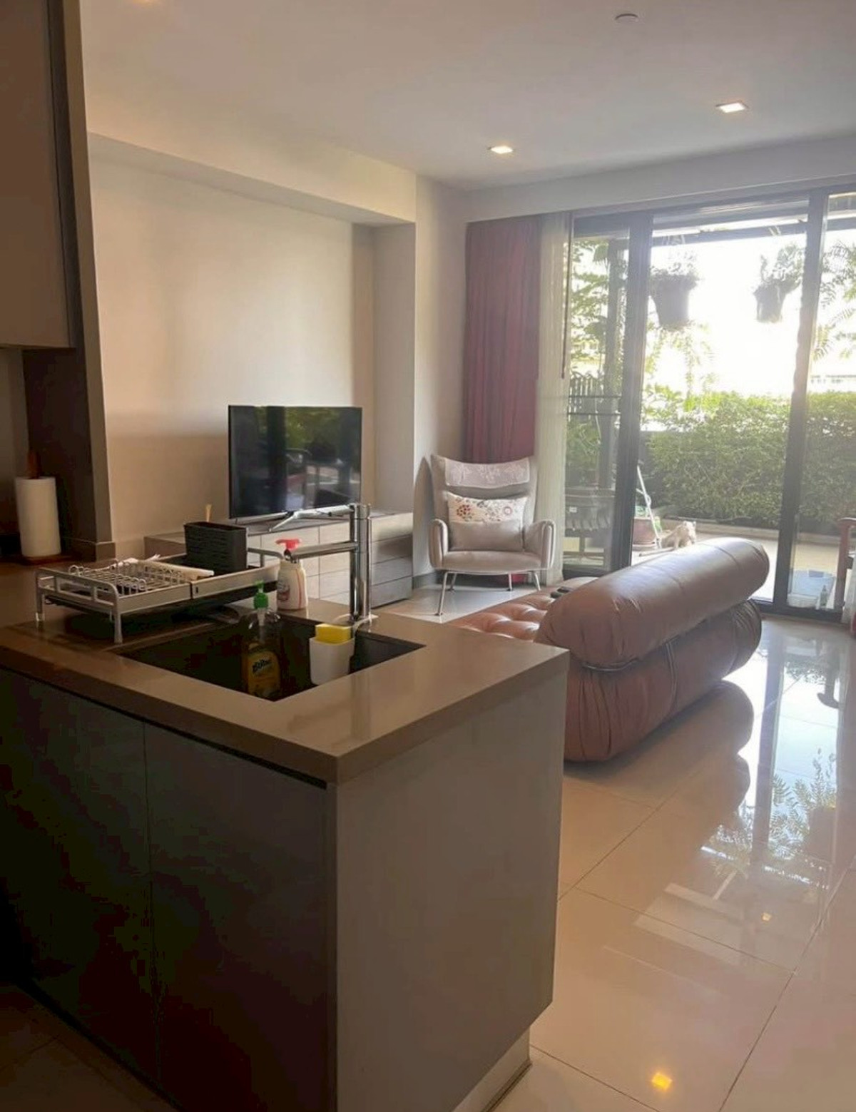 ให้เช่าคอนโดสีลม ศาลาแดง บางรัก : Luxury Condo for Rent Chong Nonsi | Pet-Friendly Luxury | Near BTS Chong Nonsi | 85,000 THB/Month | คอนโดหรูให้เช่า ช่องนนทรี เลี้ยงสัตว์ได้ หรูหรา ใกล้ BTS ช่องนนทรี 85,000 บาท/เดือน – LTH14796