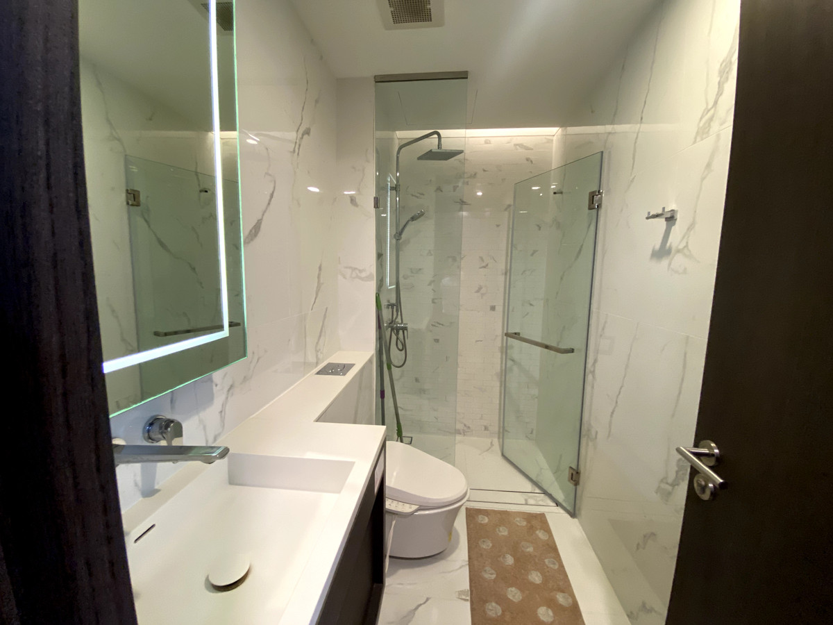 ให้เช่าคอนโดคลองเตย กล้วยน้ำไท : FOR RENT ✨𝐒𝐢𝐚𝐦𝐞𝐬𝐞 𝐄𝐱𝐜𝐥𝐮𝐬𝐢𝐯𝐞 𝐐𝐮𝐞𝐞𝐧𝐬✨ Fully Furniture and Ready to move in //Ask more info LineID:@thirdproperty