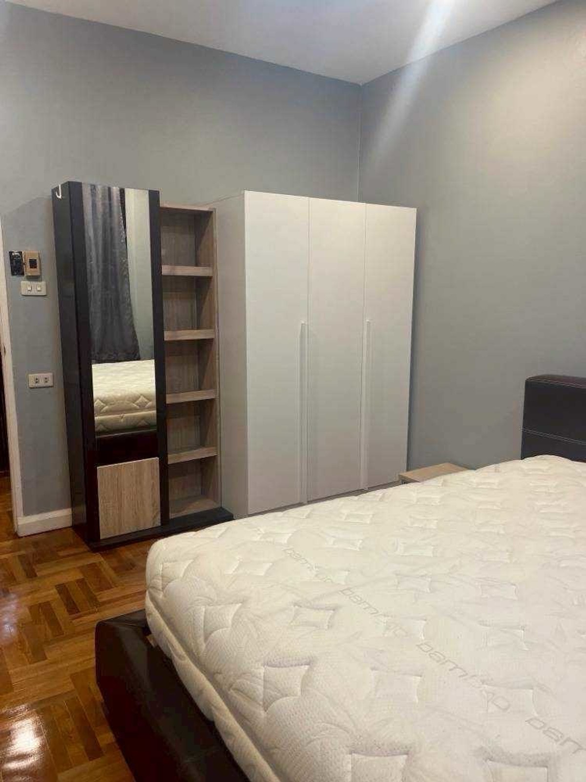 ให้เช่าทาวน์โฮมรัชดา ห้วยขวาง : ให้เช่า Townhome อยู่เจริญรัชดาซอย 3 🏜🎡🚆Yu Charoen Ratchada Soi 3 連棟別墅出租