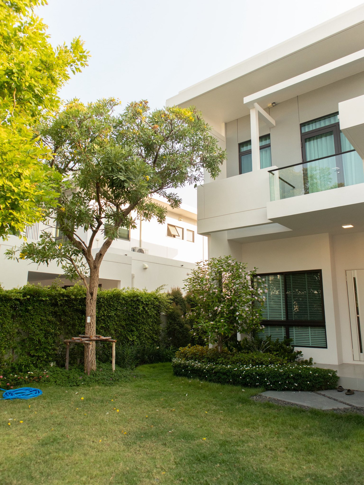 ให้เช่าบ้านสมุทรปราการ สำโรง : 🏡 ให้เช่าบ้านใหม่หรู Mantana Bangna Km.15 ( N1-1117 ) 💰 ราคาเช่า: 135,000 บาท/เดือน 📍 บางนา กม.15 ใกล้ Mega Bangna / IKEA / สนามบินสุวรรณภูมิ