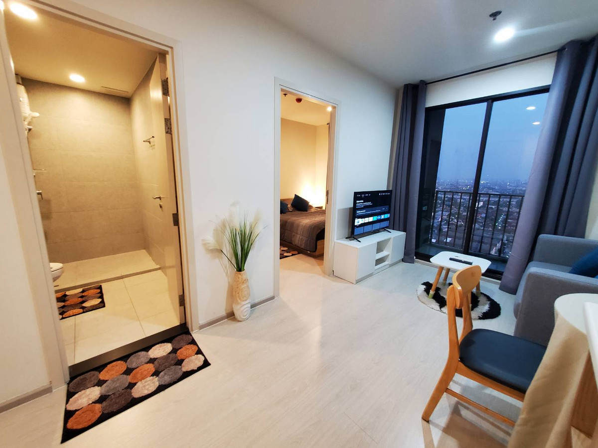 For RentCondoChaengwatana, Muangthong : NueNoble Chaengwattana for rent 12,000 baht 28th floor, beautifully decorated room, complete with electrical appliances. 🔥Near the government center 🔥 and Muang Thong Thani