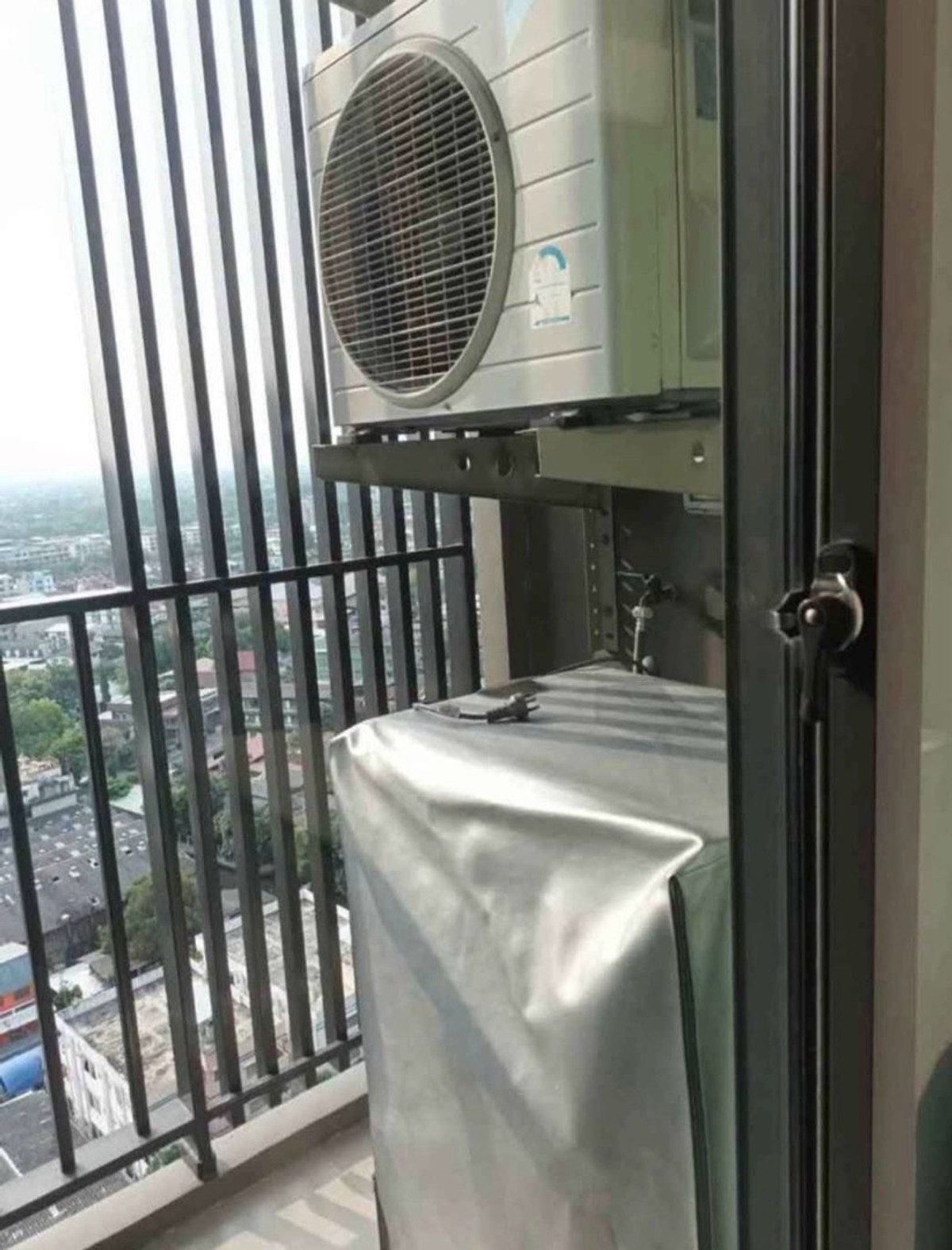 For RentCondoBang kae, Phetkasem : Condo for rent: The Parkland Phetkasem 56.
Size 28 sq m, 1 bedroom, 1 bathroom.
Price 12,900/month
Call 093-028-1245
id line: properagency