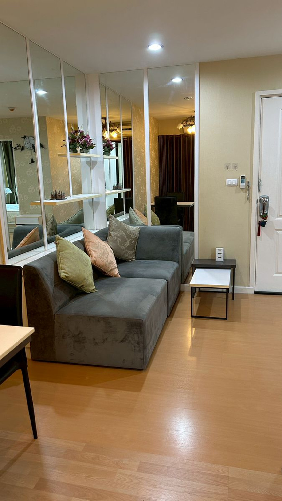 For RentCondoSeri Thai, Ramkhamhaeng Nida : Cheap room for rent, Condo I Condo Sukhapiban 2 (I condo sukhapiban 2), 1 bedroom, 32 sq m // #There is a washing machine #Fully furnished, ready to move in