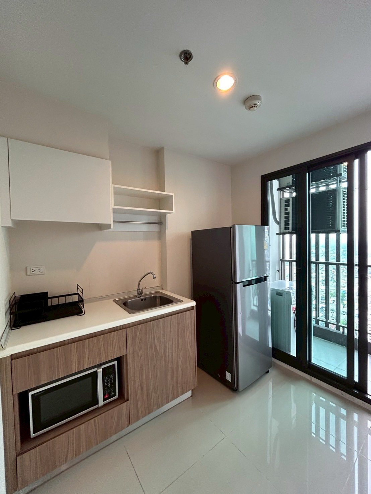 ให้เช่าคอนโดบางซื่อ วงศ์สว่าง เตาปูน : 🔥🔥 ให้เช่า The Stage Taopoon Interchange 🔥🔥  📍 เตาปูน (ใกล้ MRT เตาปูน สายสีน้ำเงินและสายสีม่วง)  🛏 1 ห้องนอน 1 ห้องน้ำ 📐 ขนาด 34 ตร.ม. | ชั้น 34 วิวเมือง + วิวแม่น้ำ