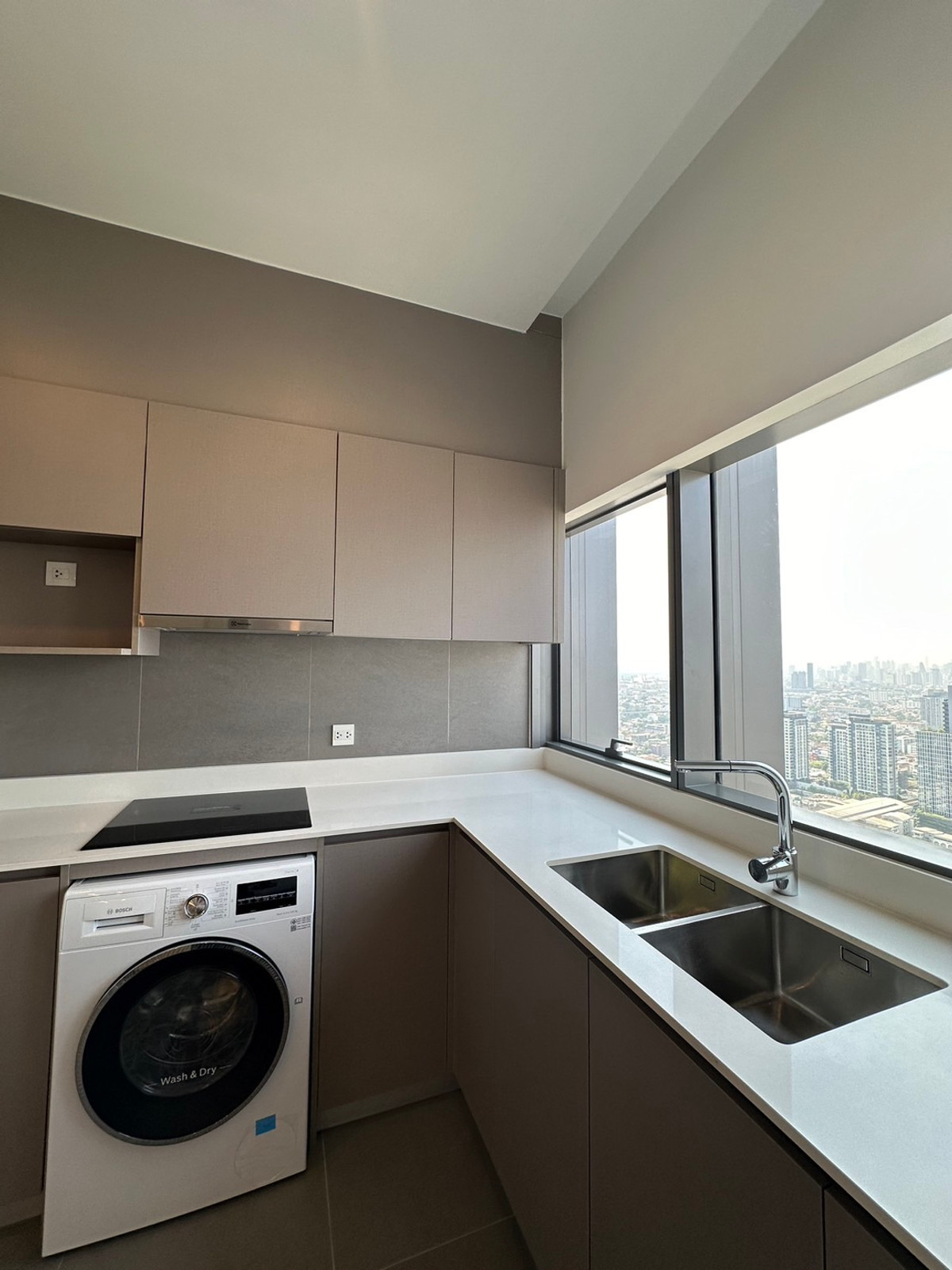 For RentCondoOnnut, Udomsuk : Hot Deal! 3BR Luxury Condo @ Wishdom Connect Sukhumvit | 128 sqm | High Floor | 120,000 THB