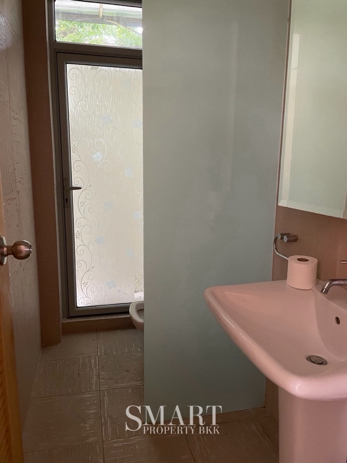 For RentHouseVipawadee, Don Mueang, Lak Si : 📍 Hyde Park Donmueang : Type C1 | Private Luxury Family Home. Only 5 min. to Harrow IS.