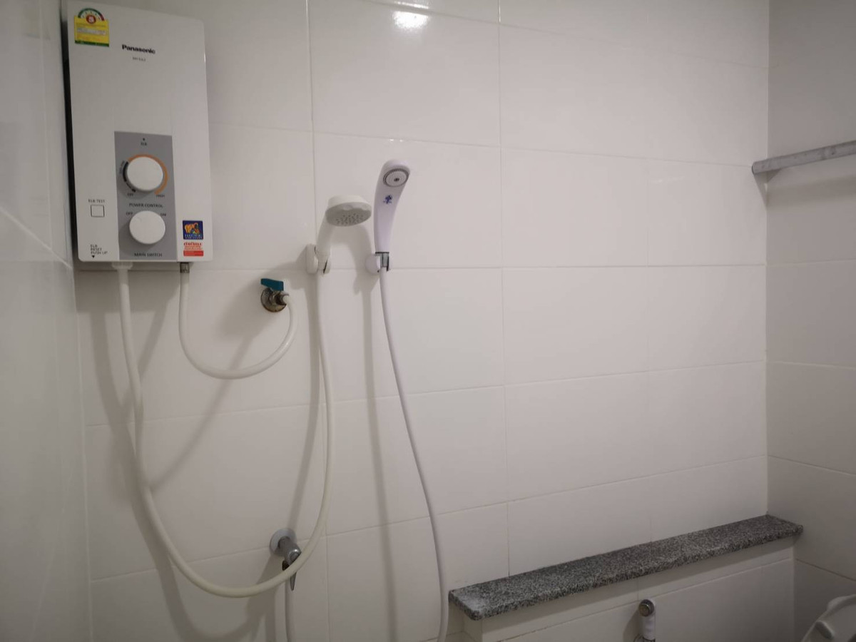 ให้เช่าทาวน์โฮมอ่อนนุช อุดมสุข : ให้เช่าทาวเฮาส์ 16 ตรว. 2 ชั้น 2 นอน 2 น้ำ ใกล้บีทีเอสอุดมสุข และ ปุณณวิถี ซอยวชิรธรรม 12  ค่าเช่า 15,000  โทร  082 649 9822