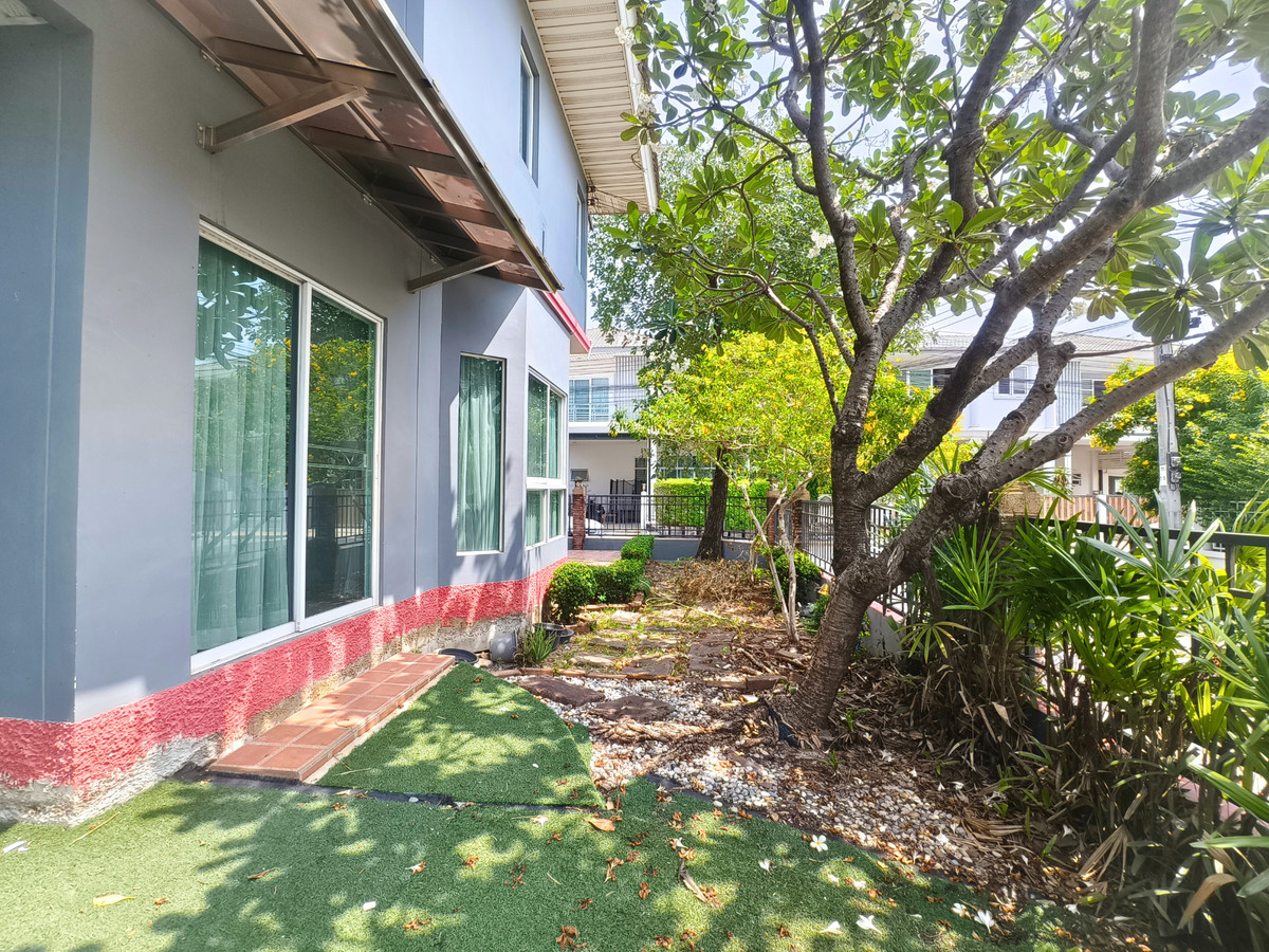 บ้านลาดกระบัง สุวรรณภูมิ : ขาย ให้เช่า บ้านเดี่ยว แปลงมุม Perfect Place สุขุมวิท77 54.8 ตร.ว. 3ห้องนอน 2ห้องน้ำ ติดโรบินสัน ลาดกระบัง 10 นาทีถึงมอเตอร์เวย์และสนามบินสุวรรณภูมิ 