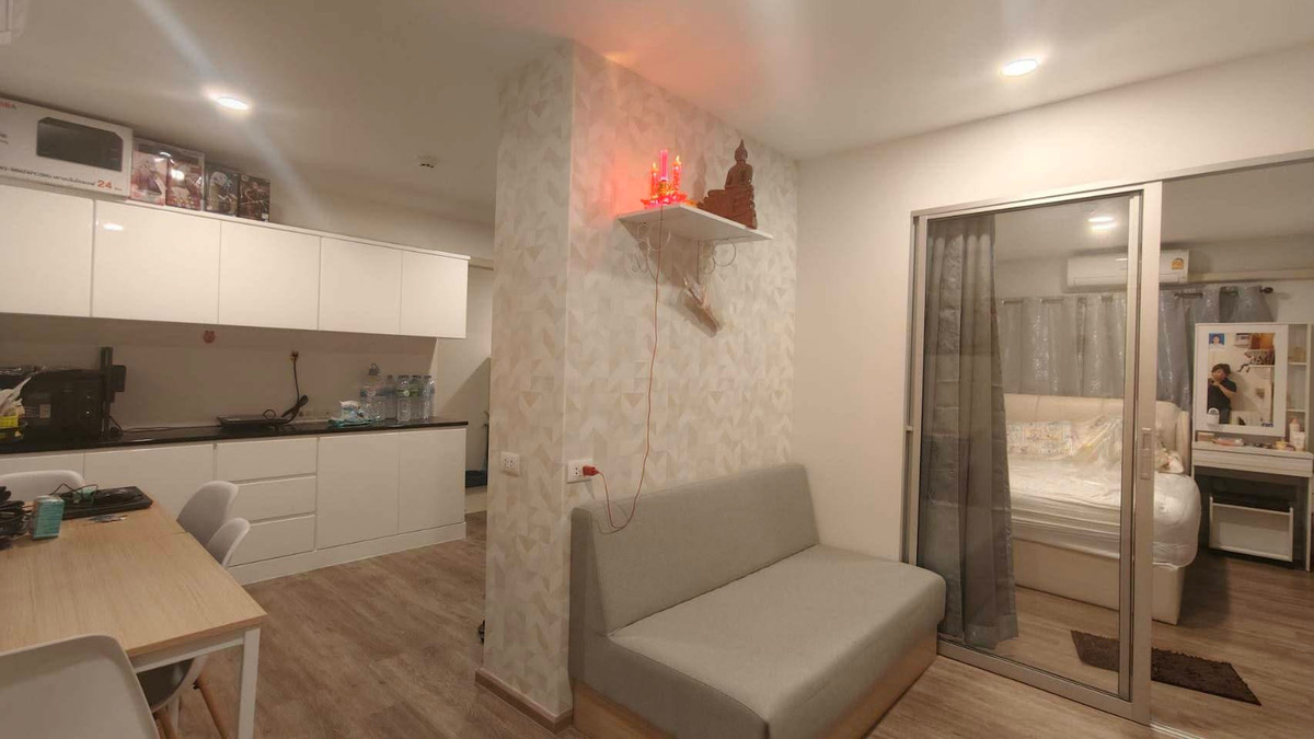 For RentCondoSamut Prakan,Samrong : For Rent 📍 Sena Kith Srinakarin - Sridan 📍 2 Bedrooms, Fully Furnished and Equipped with Appliances. Near MRT Sridan.
