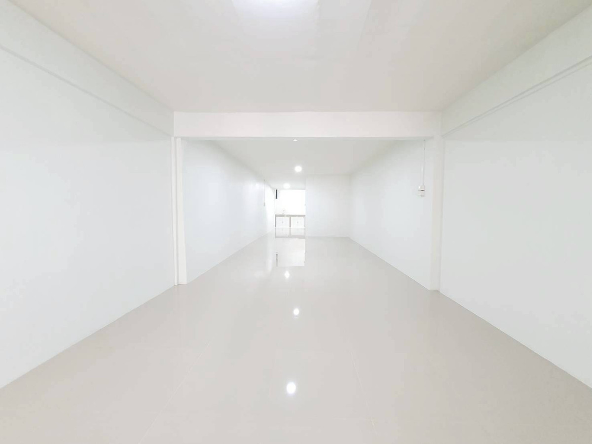 ขายทาวน์โฮมพระราม 5 ราชพฤกษ์ บางกรวย : 283AGKI ทาวน์เฮ้าส์งบไม่ถึง 2 ล้าน ทำเลราชพฤกษ์  บ้านไซซ์กำลังดี