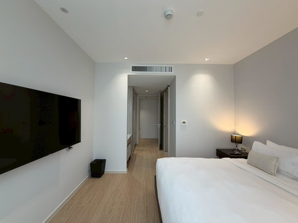 For RentSukhumvit, Asoke, Thonglor : GM Estate Executive Apartment Sukhumvit 20 – 3 Beds + Multi-Purpose Room, 200 sq.m. Please call: 062-496-6454