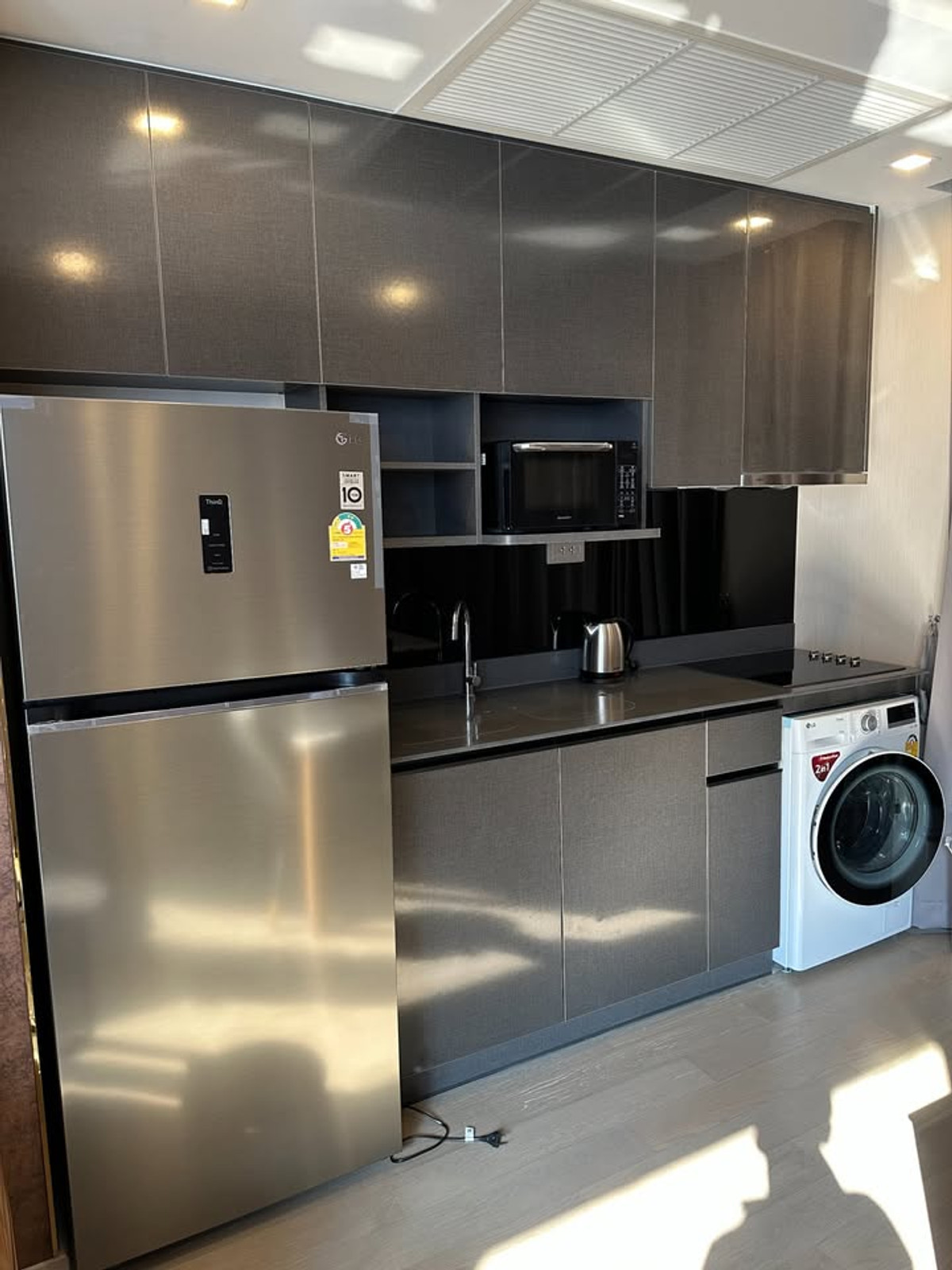 For RentCondoSukhumvit, Asoke, Thonglor : Ashton Asoke for rent 65 sqm 2 beds 2 baths 65,000 per month