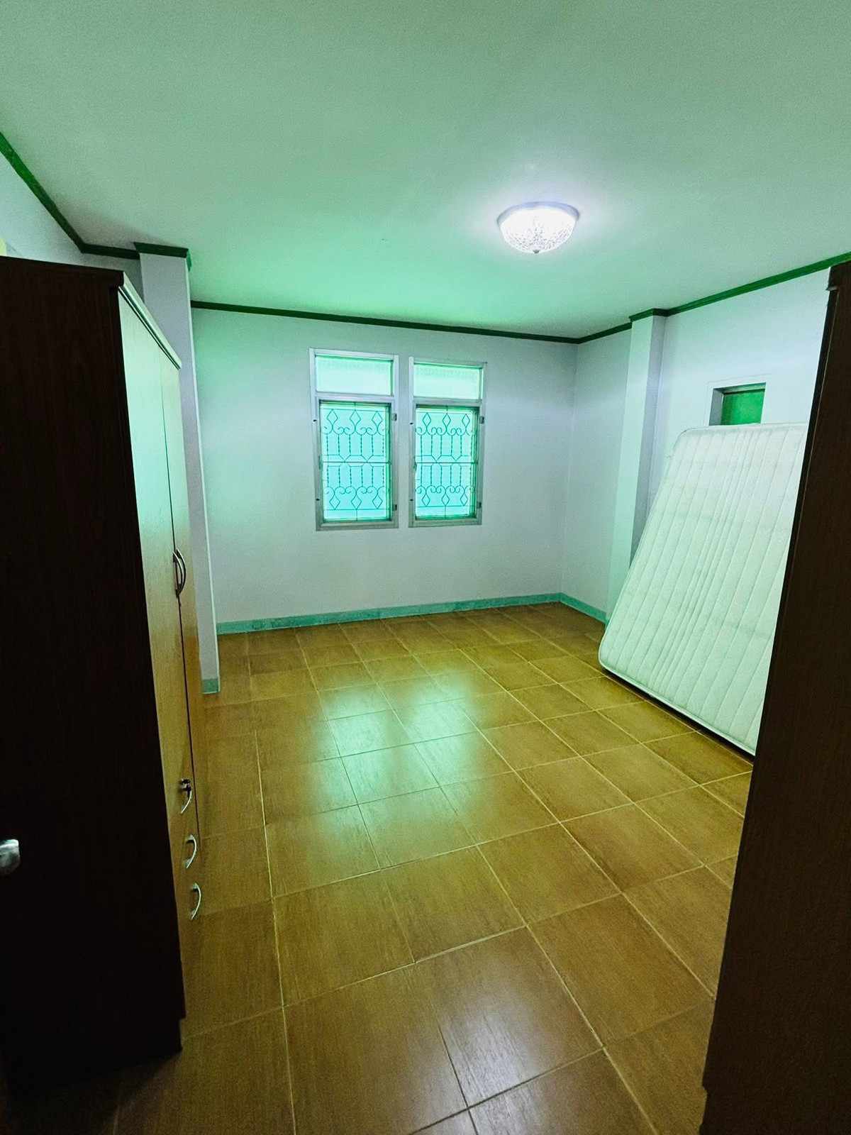 ให้เช่าบ้านโชคชัย4 ลาดพร้าว71 : ให้เช่าบ้านใกล้รถไฟฟ้า สถานีโชคชัย4 ใกล้โรงบาลเปาโล ถนนโชคชัย4 บ้านเดี่ยว2ชั้น หลังมุม 4นอน 2น้ำ 3ที่จอดรถ ตกแต่งครบพร้อมอยู่