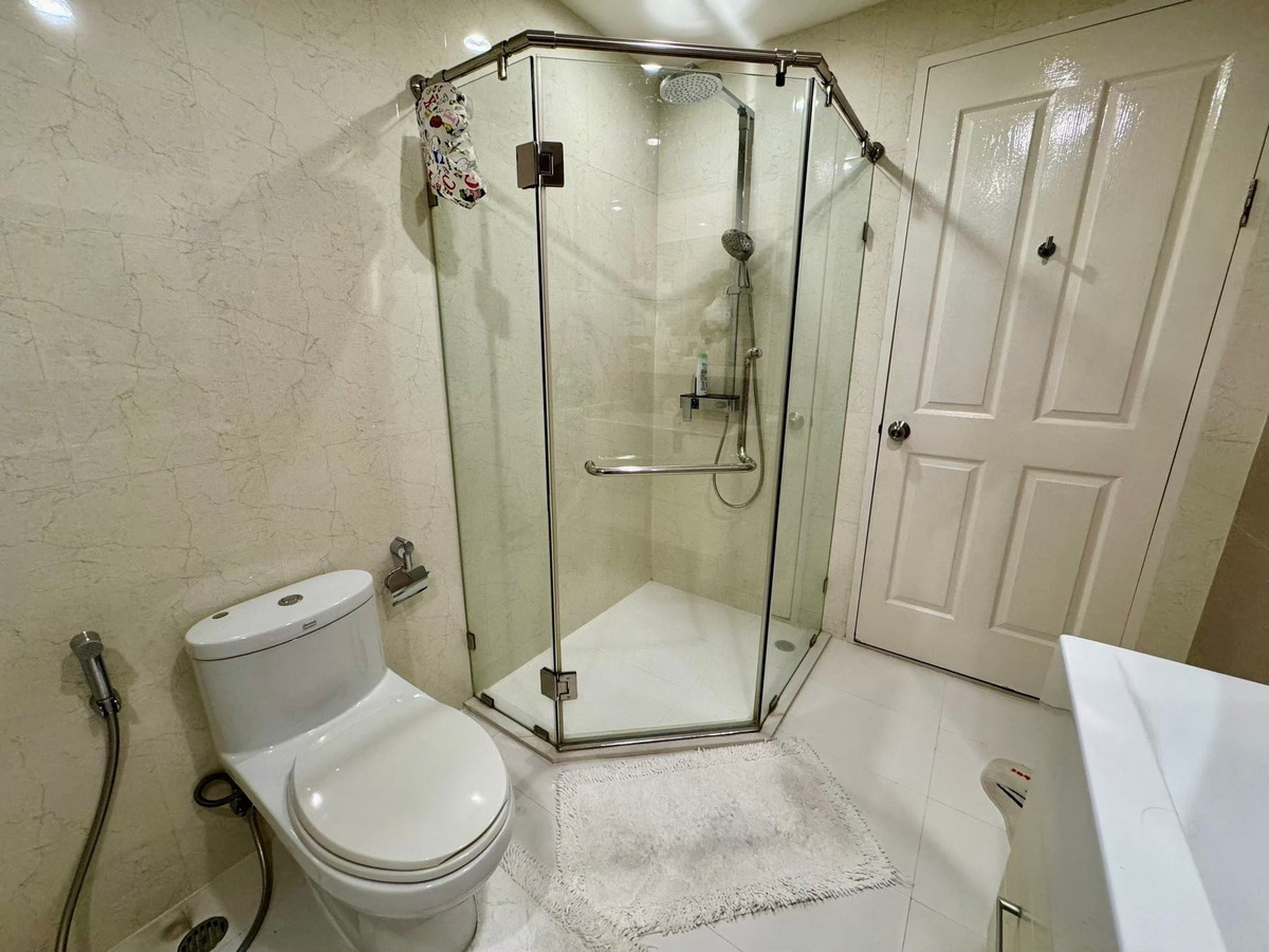 ให้เช่าคอนโดสุขุมวิท อโศก ทองหล่อ : ให้เช่าคอนโด บ้านสิริ 31 (Baan Siri 31) ใกล้ BTS พร้อมพงษ์ ใกล้ ห้างสรรพสินค้าชั้นนำ รายล้อมด้วยร้านอาหารชื่อดัง นานาชาติ ใกล้ EmQuartier และ EmSphere เพียง 600 เมตร