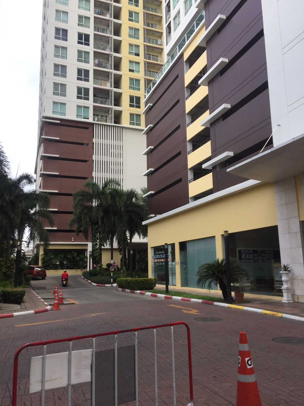 ขายคอนโดราชเทวี พญาไท : คอนโด 2 ห้องนอน ชั้นสูง วิวเมืองโล่ง ใจกลางราชปรารภ