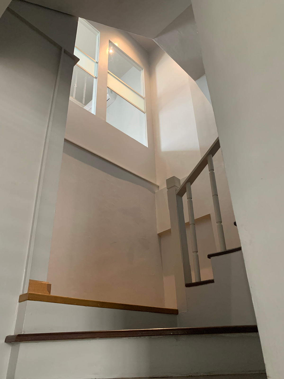 ให้เช่าทาวน์โฮมเลียบทางด่วนรามอินทรา : บ้านเลขที่ 88 ทาวน์โฮม เดินไป Central East Ville , คริสตัลปาร์ค ได้