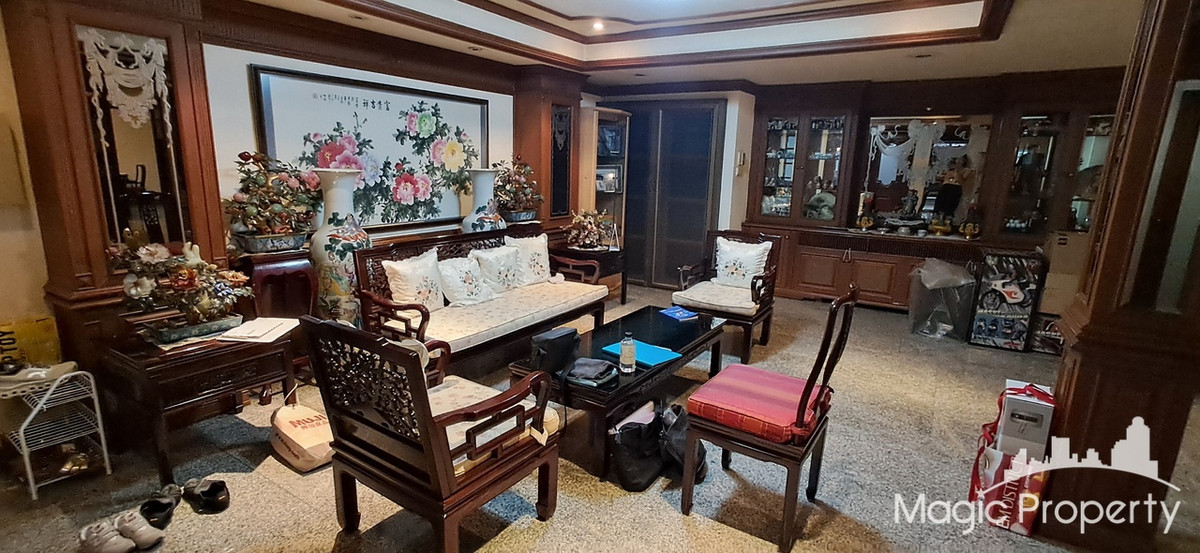 For RentShop HouseSukhumvit, Asoke, Thonglor : Commercial building For Rent in Soi Sukhumvit 39, Khlong Tan Nuea, Watthana, Bangkok