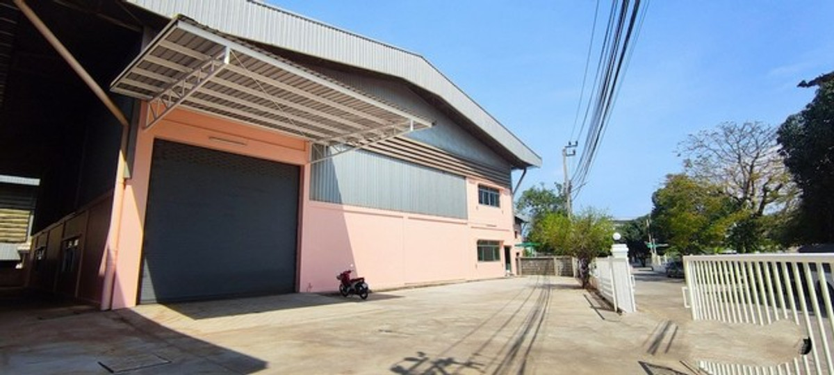 ให้เช่าโกดังสมุทรปราการ สำโรง : HR3354ให้เช่าโกดัง/โรงงาน พร้อมออฟฟิศ | ทำเลแพรกษา เมืองสมุทรปราการ ฟังก์ชันครบ ขอใบ ร.ง. 4 ได้ | เดินทางสะดวก ใกล้ BTS แพรกษา & สุวรรณภูมิ