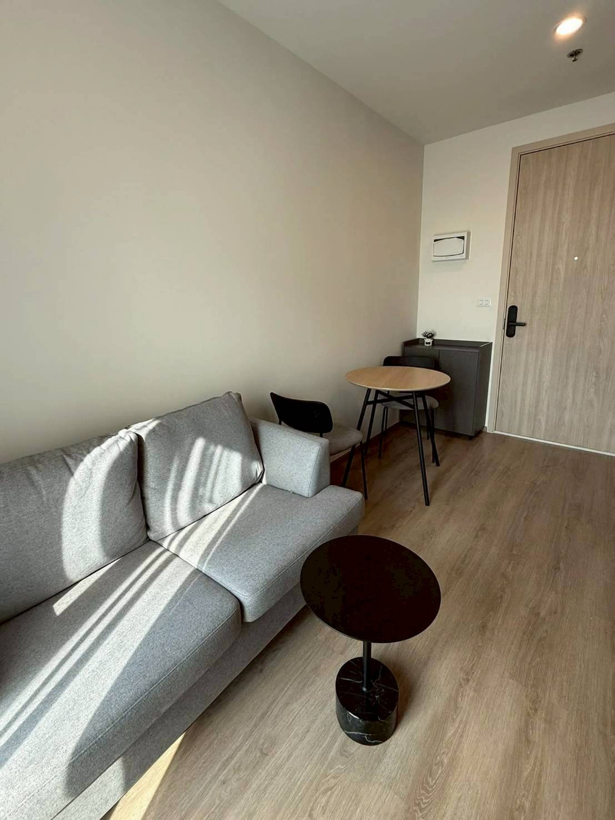 ให้เช่าคอนโดพระราม 9 เพชรบุรีตัดใหม่ RCA : 💬 ห้องที่ใช่…ไม่ต้องใหญ่ แค่ “รู้สึกดีทุกครั้งที่กลับมา” 💖📍 Nue District R9 | คอนโดทำเลพระราม 9 ใจกลางเมือง 🚆