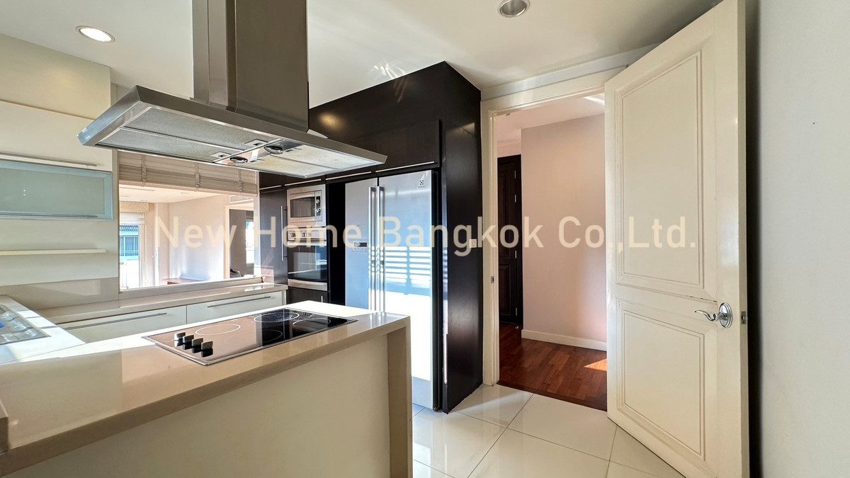 For RentCondoSathorn, Narathiwat : Luxury Condo for Rent – Sathorn | 250 sqm Corner Unit