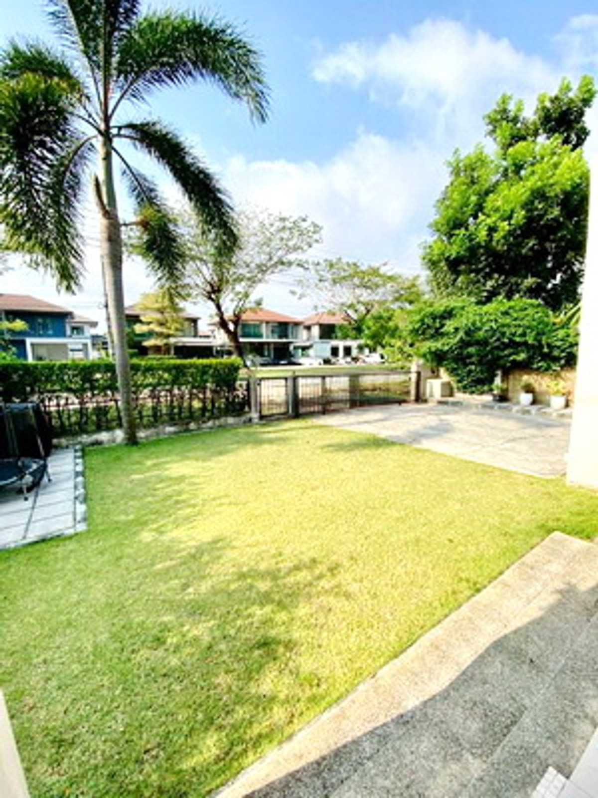 For RentHouseNawamin, Ramindra : FOR RENT HABITIA ORBIT HATHAIRAT / 3 bedrooms 3 bathrooms / 72 Sqw. 150 Sqm. **39,000** CLOSE TO SAFARI WORLD