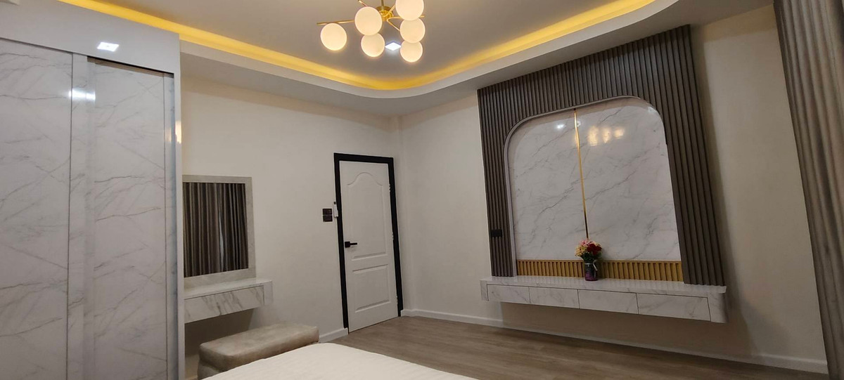 For SaleTownhomePattaya, Bangsaen, Chonburi : Chatkaew Group Village Phase 1 / 2 Bedrooms (FOR SALE) BEWN141