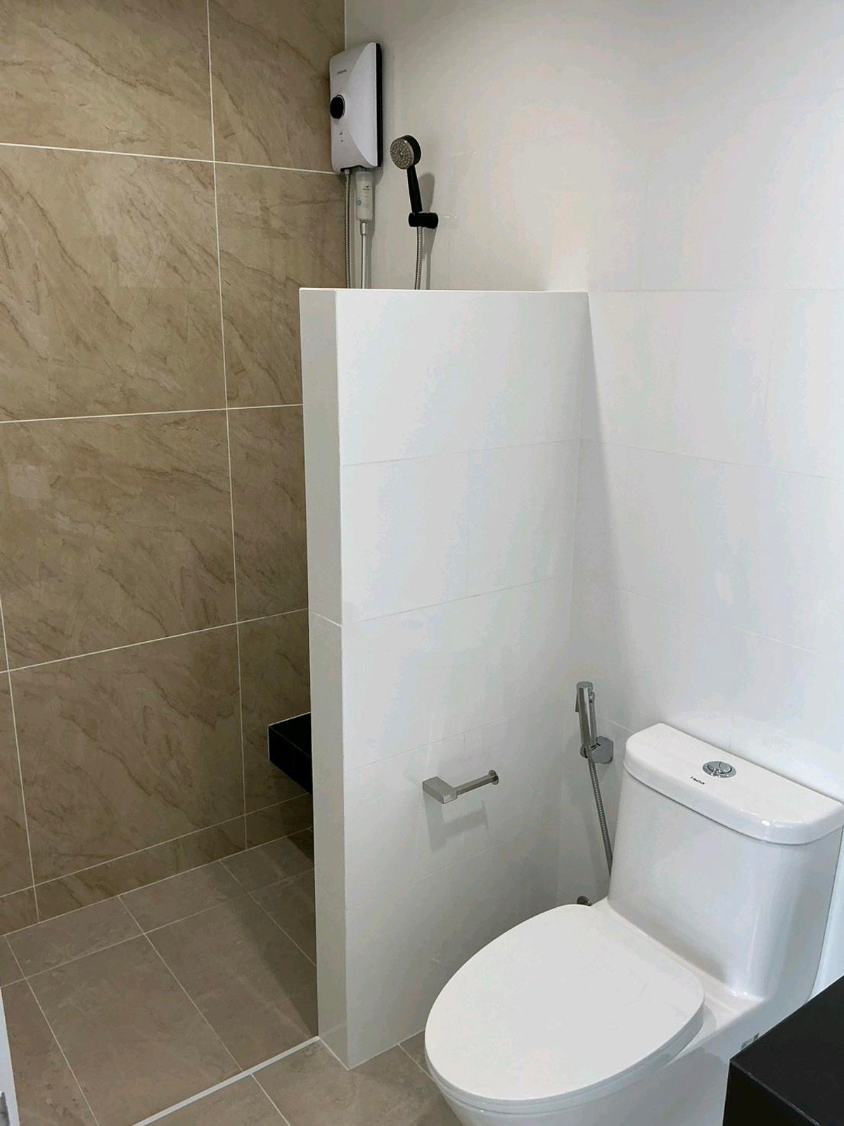 For RentHouseAyutthaya : Rent a new house/accept foreigners
(Can do a home office)