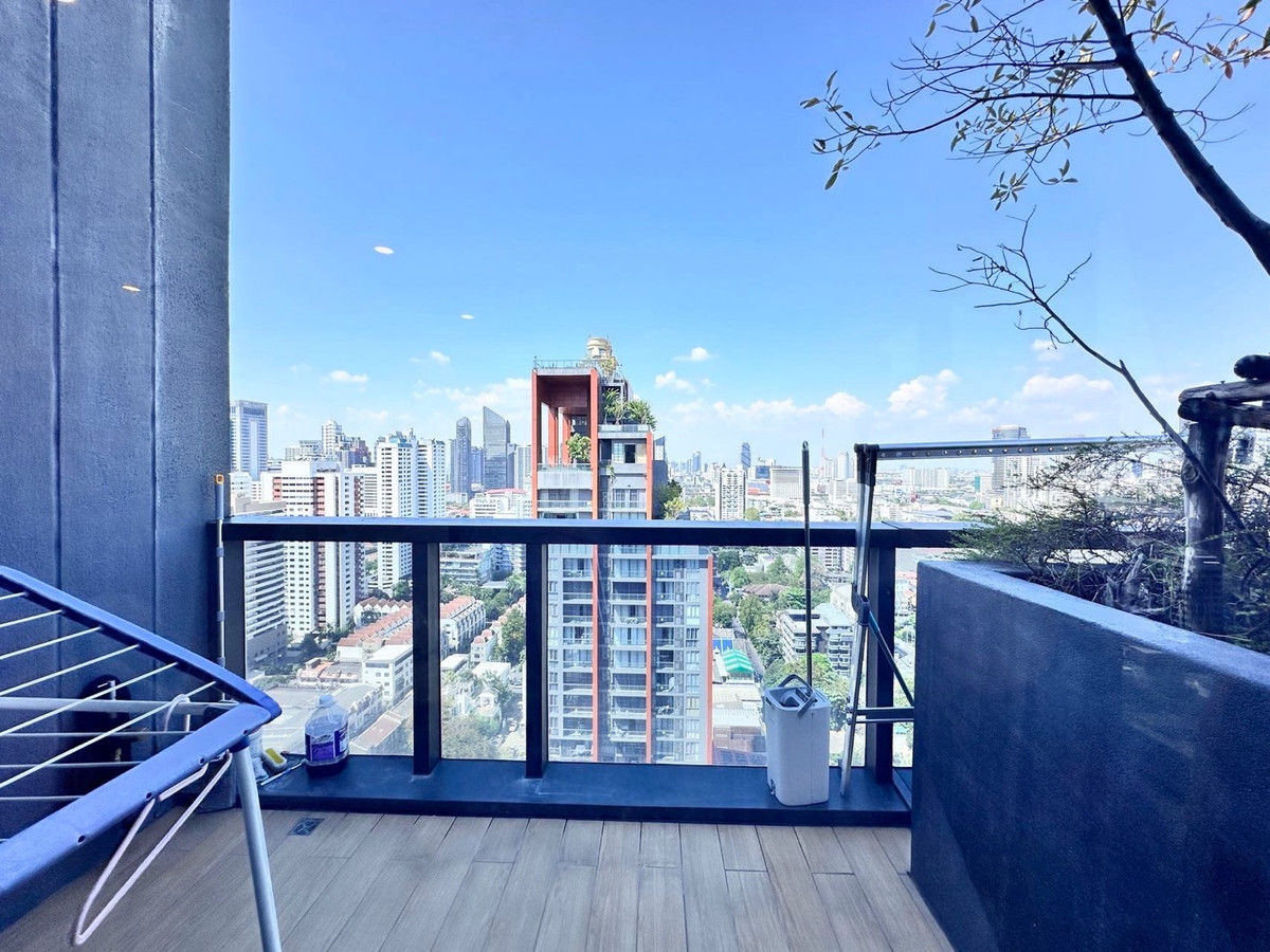 For RentCondoSukhumvit, Asoke, Thonglor : 3 bedrooms, Siamese Exclusive 31, 21st floor, ready to move in.