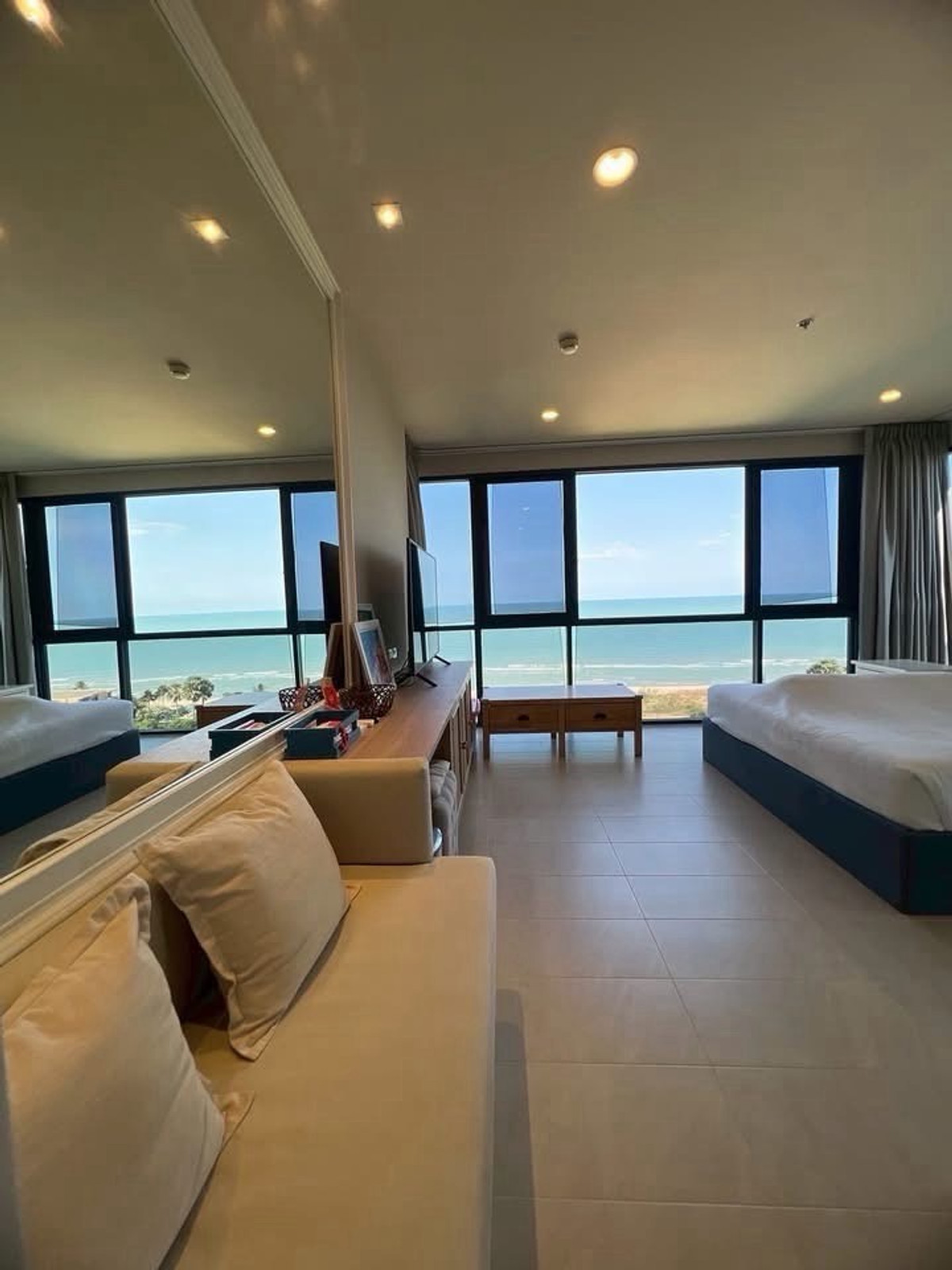 For SaleCondoCha-am Phetchaburi : Baan Thew-Talay Blue Sapphire Condo for Sale 3 Bedroom 158 sq.m 180 Degree Sea View Large Balcony Beachfront Next to Baba Beach Club Cha-am Hua Hin